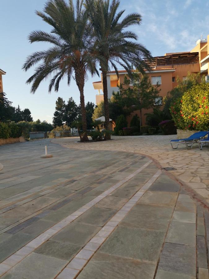 Iris Village, Near Kings Avenue Mall - By Imh Travel & Tours Paphos Luaran gambar