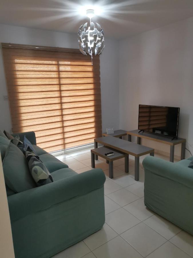 Iris Village, Near Kings Avenue Mall - By Imh Travel & Tours Paphos Luaran gambar