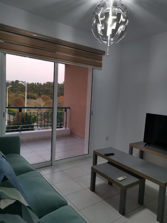 Iris Village, Near Kings Avenue Mall - By Imh Travel & Tours Paphos Luaran gambar