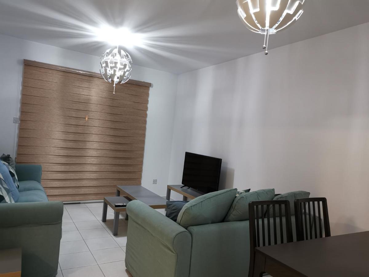 Iris Village, Near Kings Avenue Mall - By Imh Travel & Tours Paphos Luaran gambar
